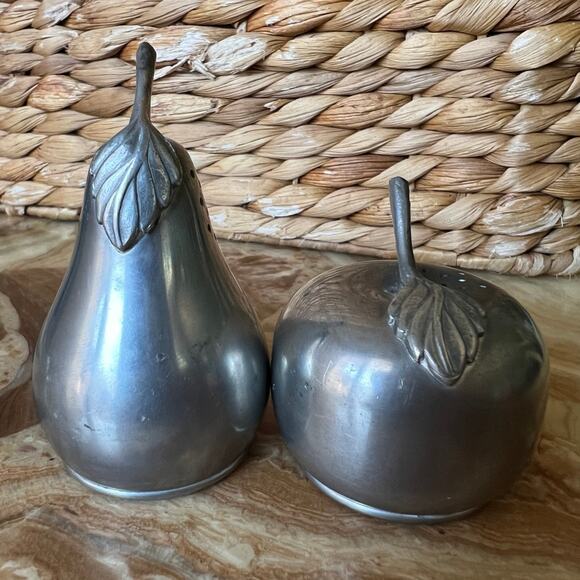 Pewter Apple and pear salt and pepper shakers - Picture 3 of 6